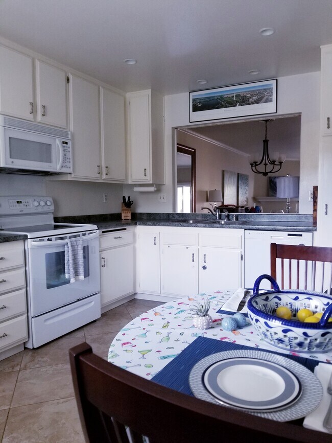 8799 Gilman Dr Unit b