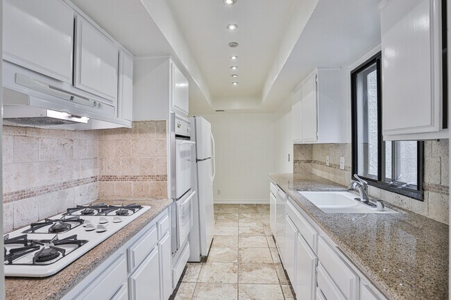 Photo - 222 N Rose St Unidad 205