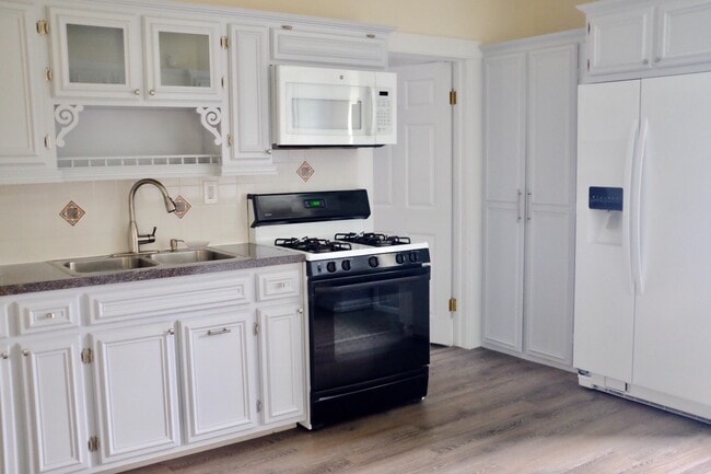 Photo - 78 Catherine St