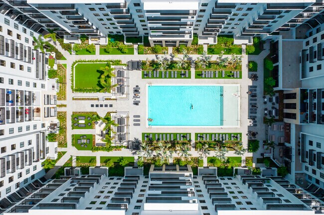 Photo - Biscayne 112