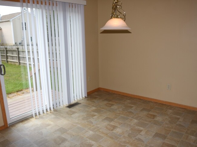 Photo - 395 Belfair Dr