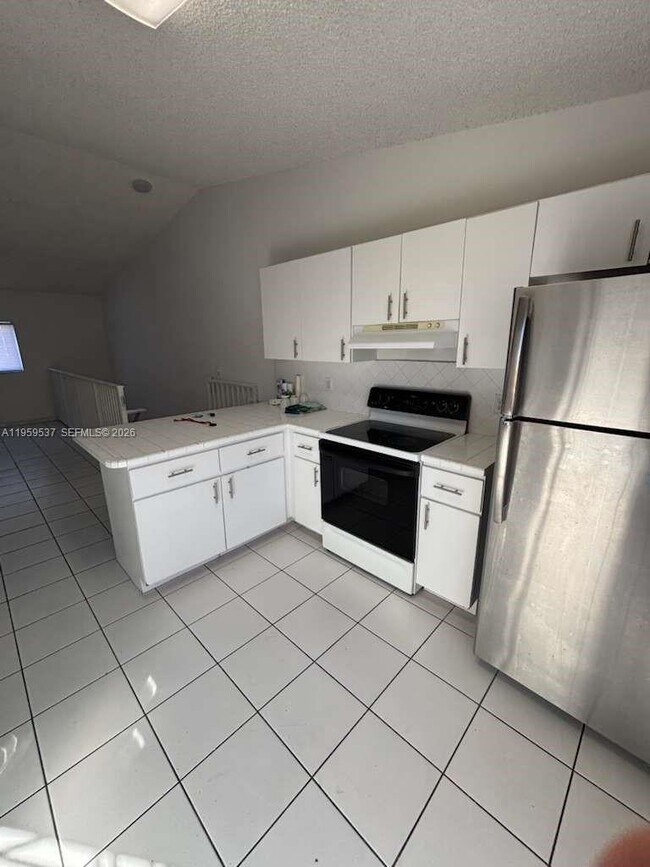 Photo - 613 NE 5th St Unidad 0