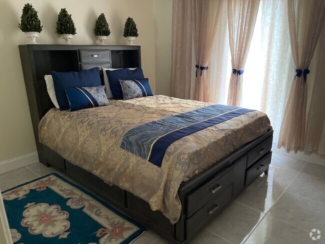 Building Photo - 12840 SW 11th Pl Rental