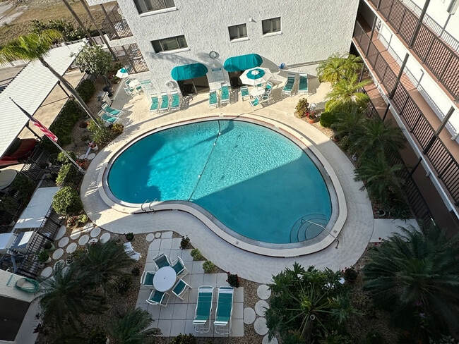 Área de la piscina - 4600 Ocean Beach Blvd Unidad 101