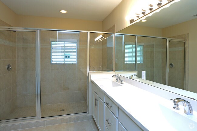 Photo - Emerald Place