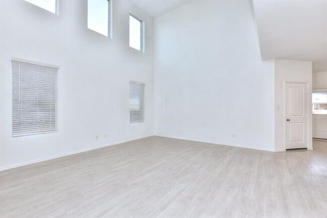 Photo - 18010 Cedar Waxwing Wy