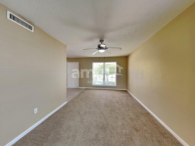 6658 W Longview Dr