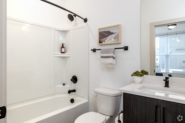 2BR, 2.5BA - 1,070SF - Bathroom