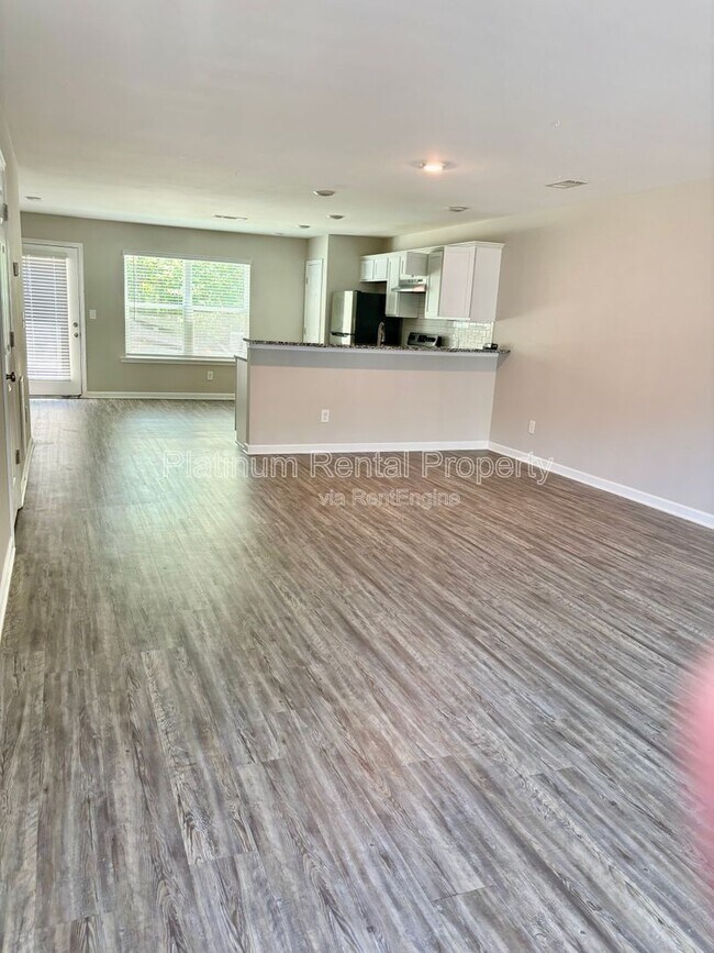 Photo - 4456 Pinscher St