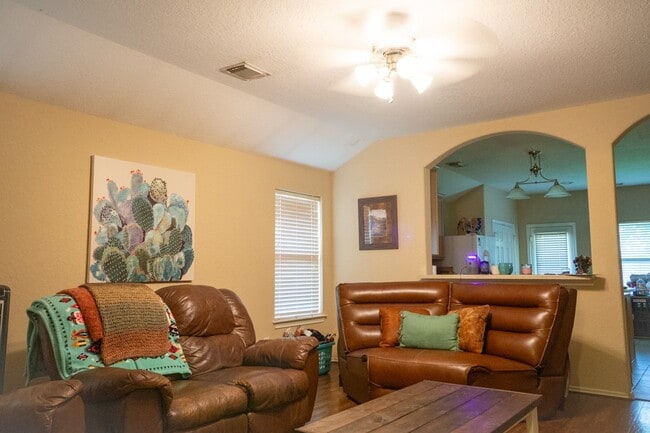 Photo - 11219 Overland Trail Dr