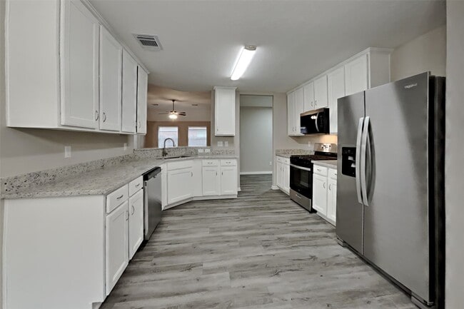 Photo - 3701 Oak Crossing Dr