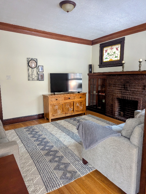 3619 N Claremont Ave Unit 1