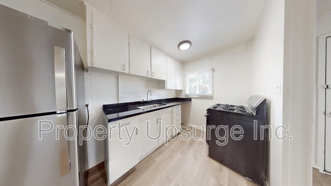 Building Photo - 630 Bird St Unit 2