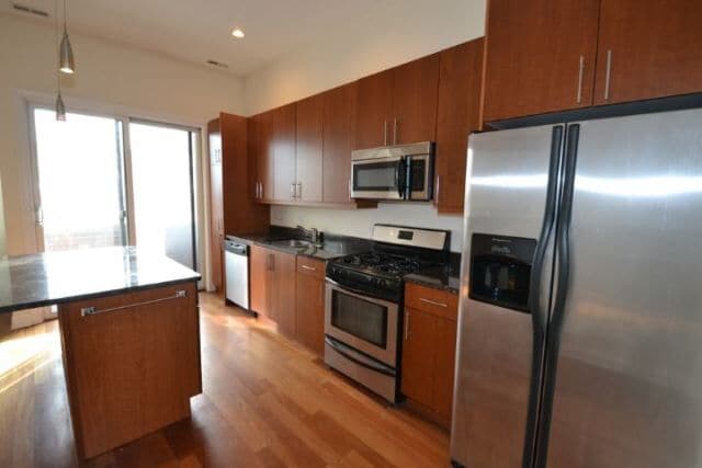 Photo - 1354 W Augusta Blvd Unit 102