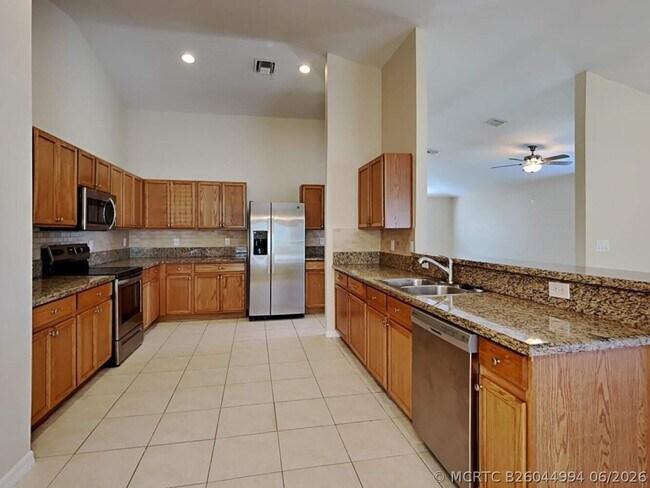 Photo - 1389 SW Prairie Cir