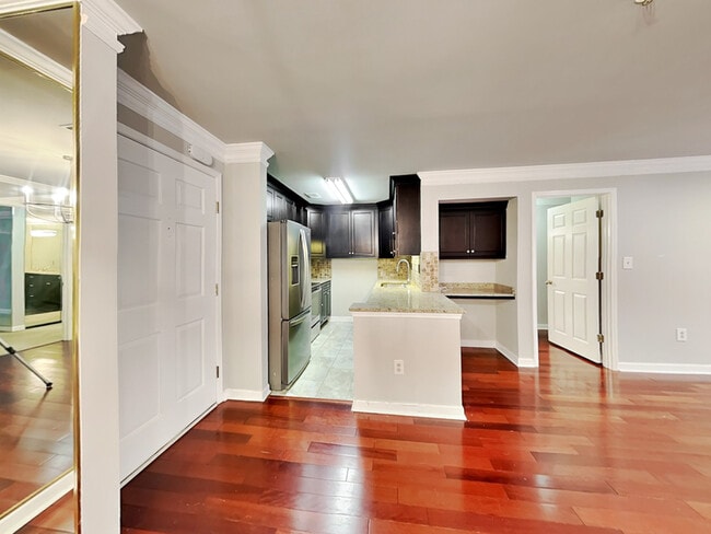 Photo - 3201 Lenox Rd NE Unidad Apt 39