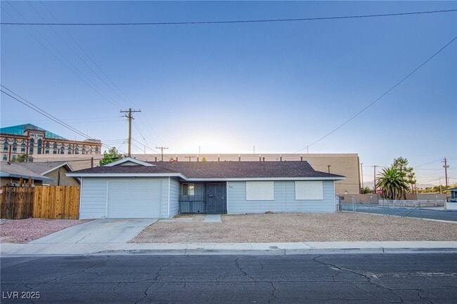 Building Photo - 4153 Crater St Rental