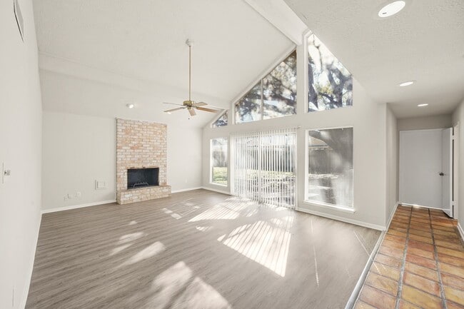 Photo - 6514 Winkleman Rd