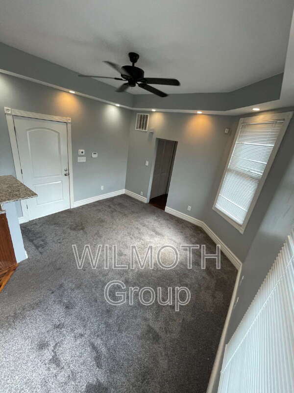 Photo - 410 E 16th St Unit #2