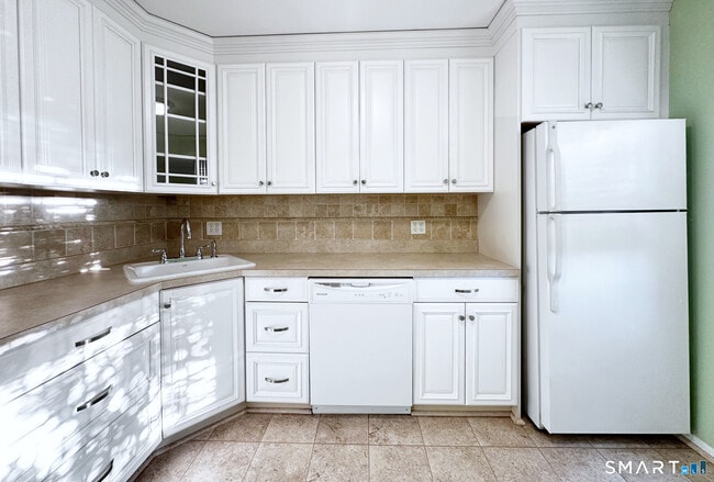 Photo - 153 Penn Common Unit 153