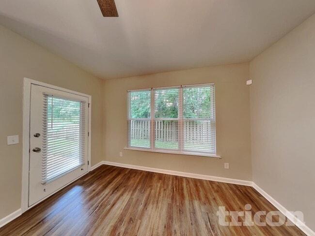 Photo - 2275 Wentworth Park Dr