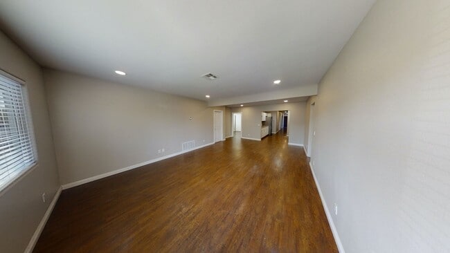 Photo - Big parking lot!!