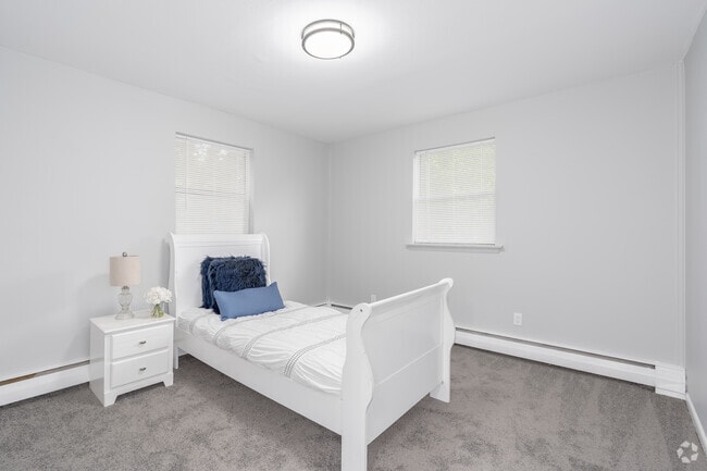2BR, 1BA