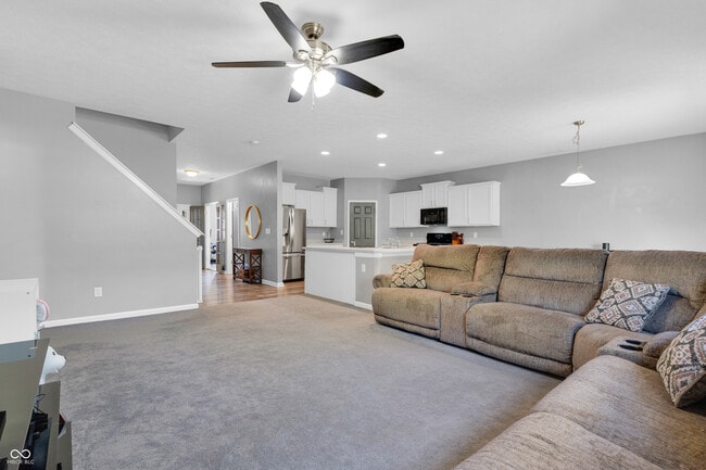 Photo - 70 Blue Lace Dr