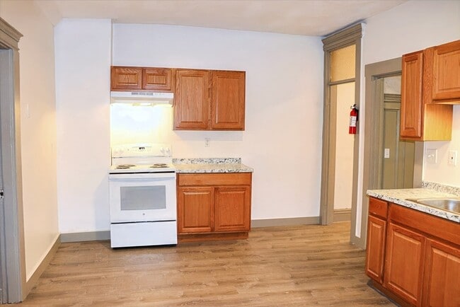 Building Photo - 6 Waumbeck St Unit 2