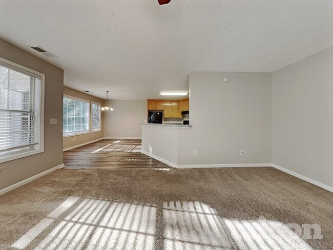 Photo - 280 Lassiter Dr