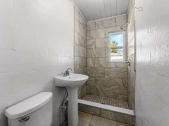 Photo - Move-In Special - Updated 2BR w/Washer/Dryer + $0 Deposit Unit 8B