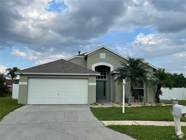 Building Photo - 1212 Crimson Clover Ln Rental