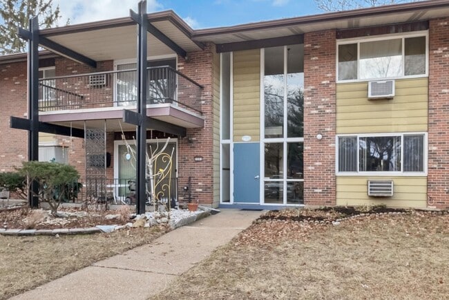 Adorable, Efficient, 1st floor 2 bedroom C... - Adorable, Efficient, 1st floor 2 bedroom C... House