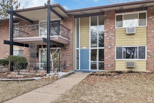 Building Photo - Adorable, Efficient, 1st floor 2 bedroom C... Rental