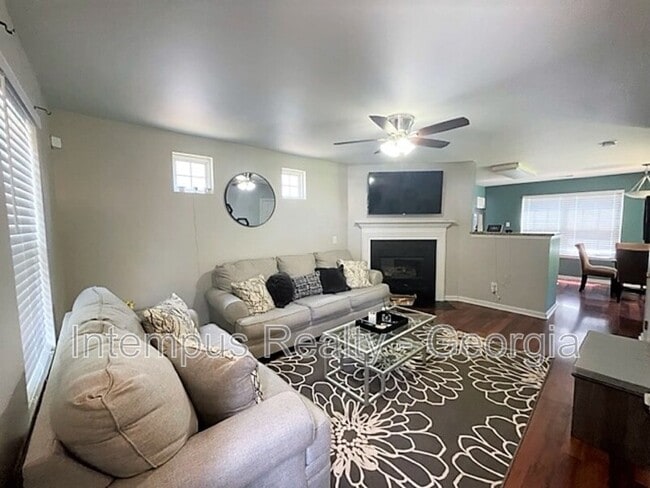 Photo - 238 Oak Grove Way