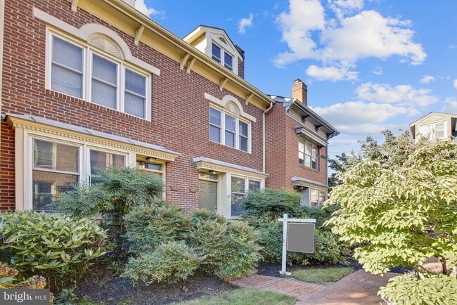 Photo - 538 N West St Townhome