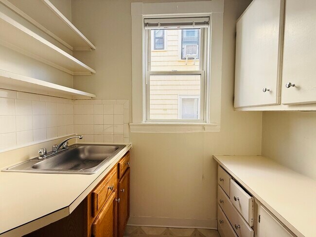 Photo - 35 Kingston St Unit 1