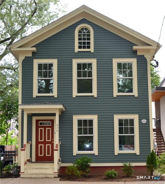 Building Photo - 450 Orchard St