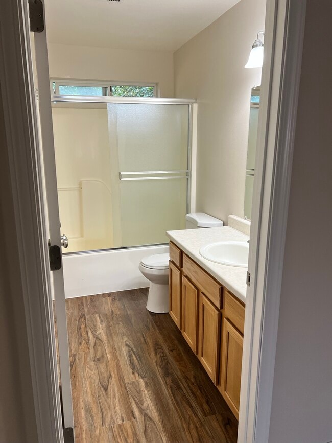 Photo - 5555 Glenridge Way