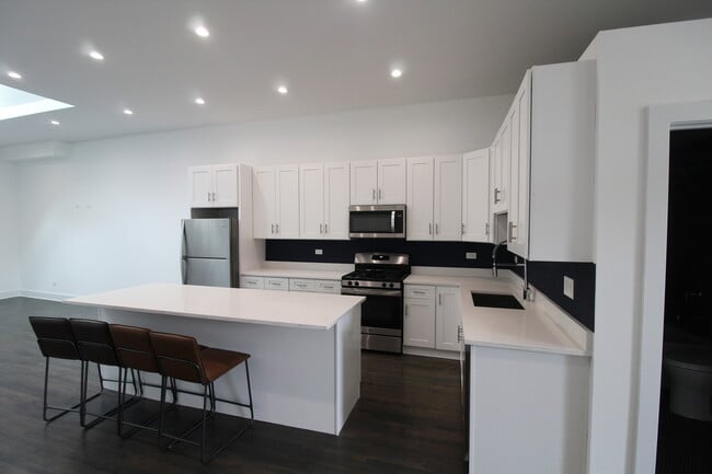 Photo - 1474 N Milwaukee Ave Unit 3F