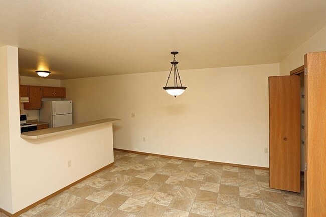 Photo - HOME TOWN APARTMENTS