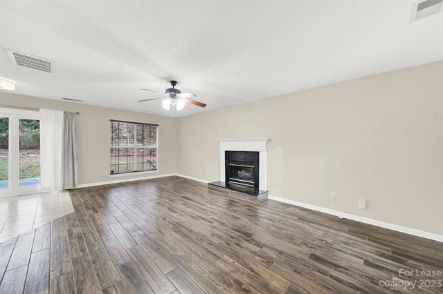 Photo - 1308 Cindy Carr Dr