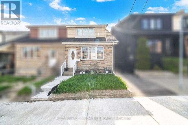 Photo - 2000 Dufferin St