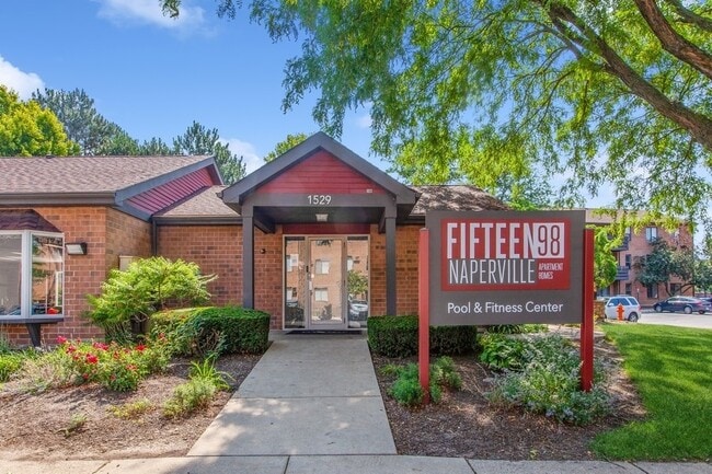 Building Photo - Fifteen 98 Naperville Rental