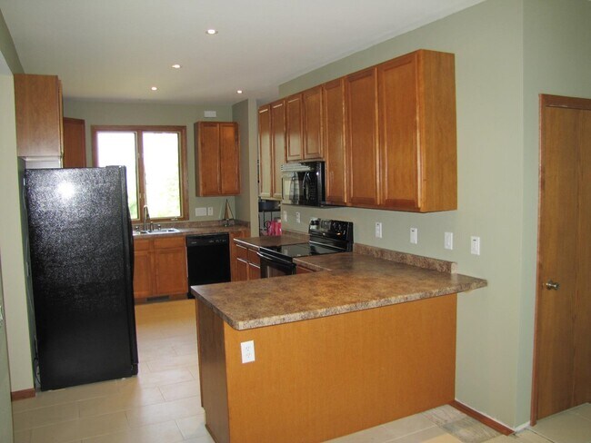 Photo - 8415 Mid Town Rd