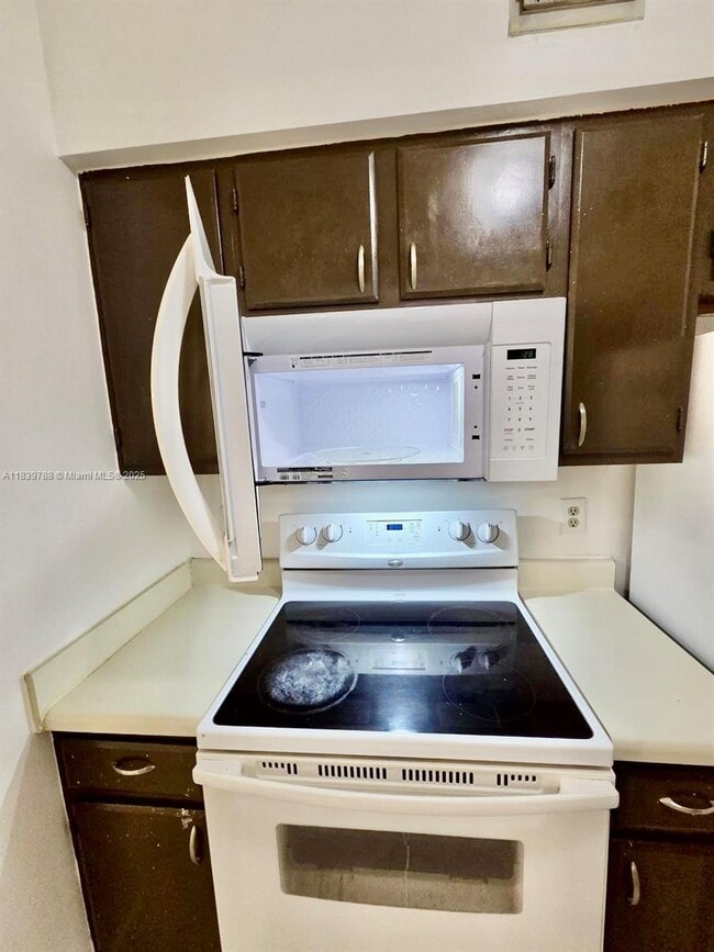 Photo - 2820 N Oakland Forest Dr Unit 110