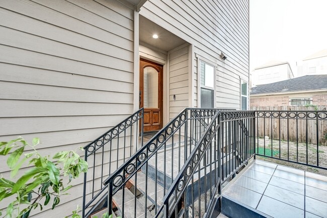 Photo - 1325 W 24th St Unit D