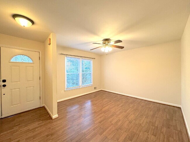 Photo - Charming Reston Townhome: Your Ideal Commuter's Haven