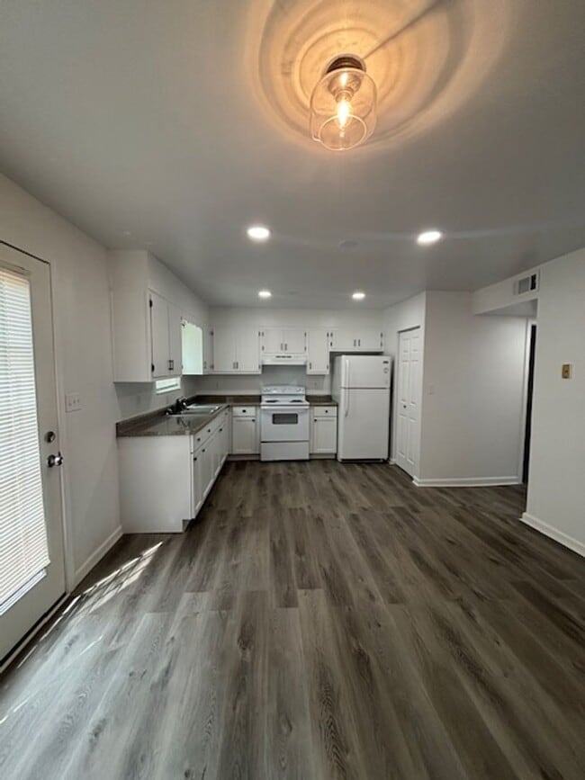 Photo - 1204 Clear Ridge Ln