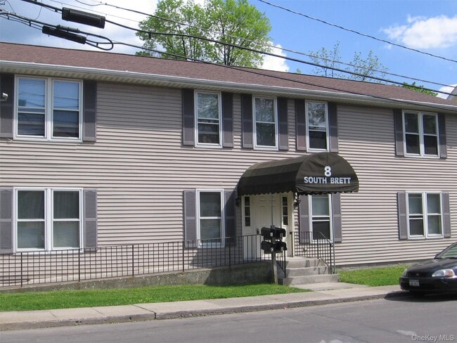 Building Photo - 8 S Brett St Unit D